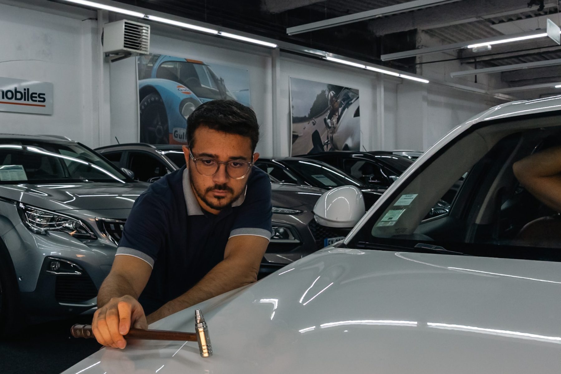 Technicien en intervention dans l'atelier Euro Storm